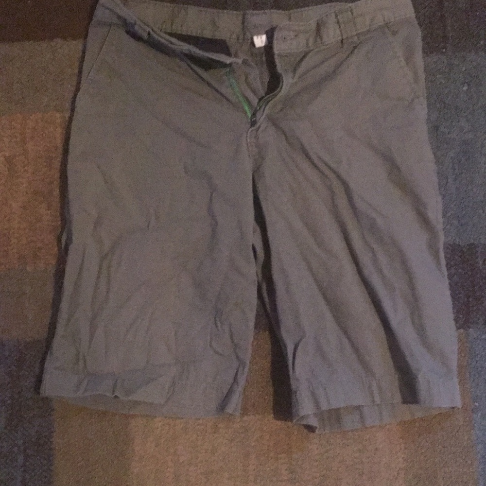 GREEN CALVIN KLEIN SHORTS